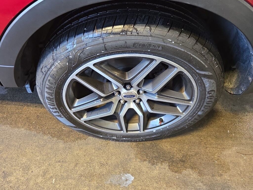 Used 2016 Ford Explorer Sport image 17