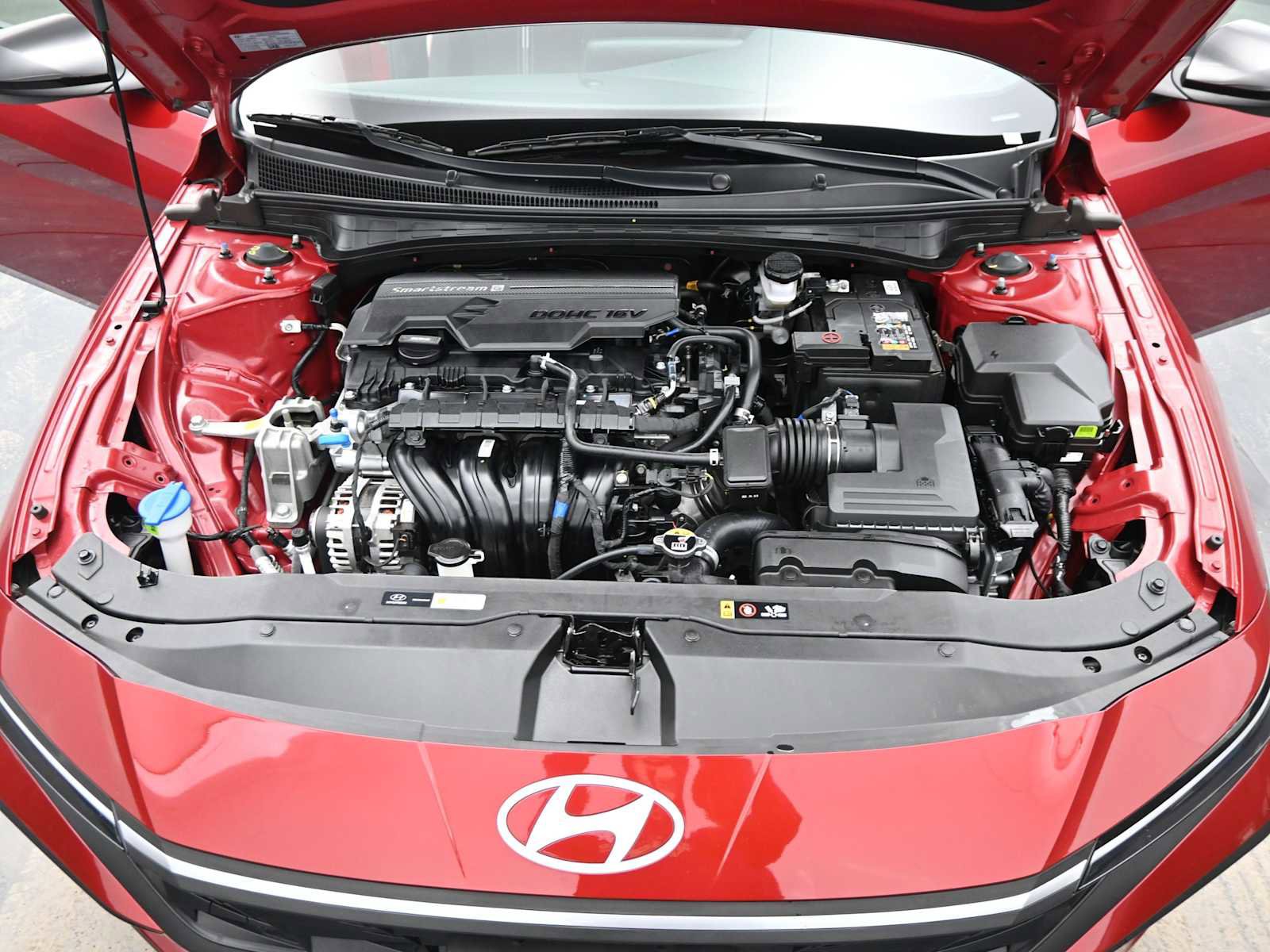 Certified 2025 Hyundai Elantra Sport image 21