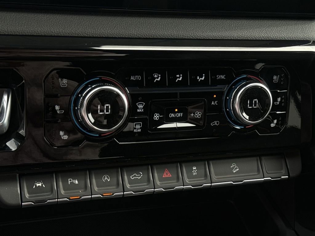 New 2026 GMC Sierra 1500 AT4 w/ Technology Package AWD/4WD image 21