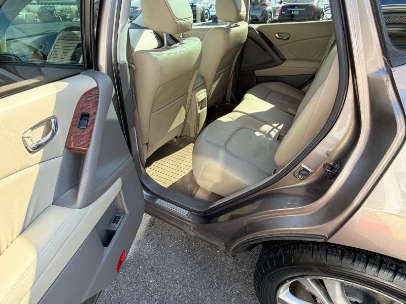 Used 2010 Nissan Murano LE w/ Navigation Pkg image 15