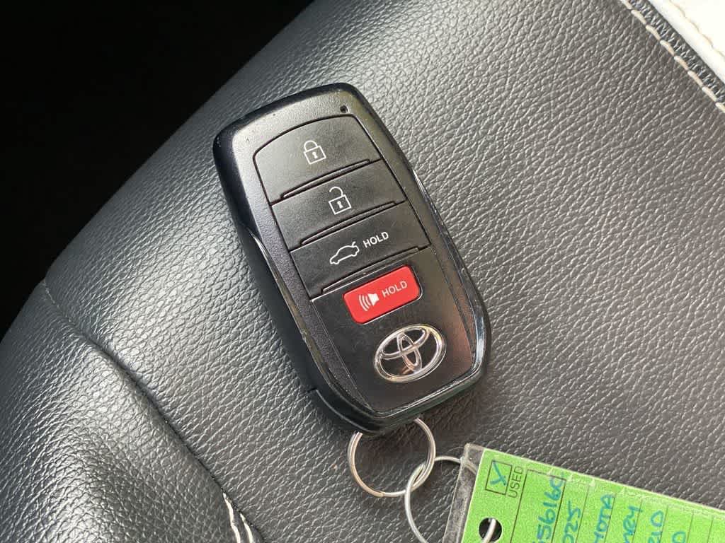 Used 2025 Toyota Camry SE FWD image 28
