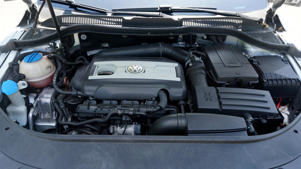 Used 2013 Volkswagen CC Sport Plus image 25