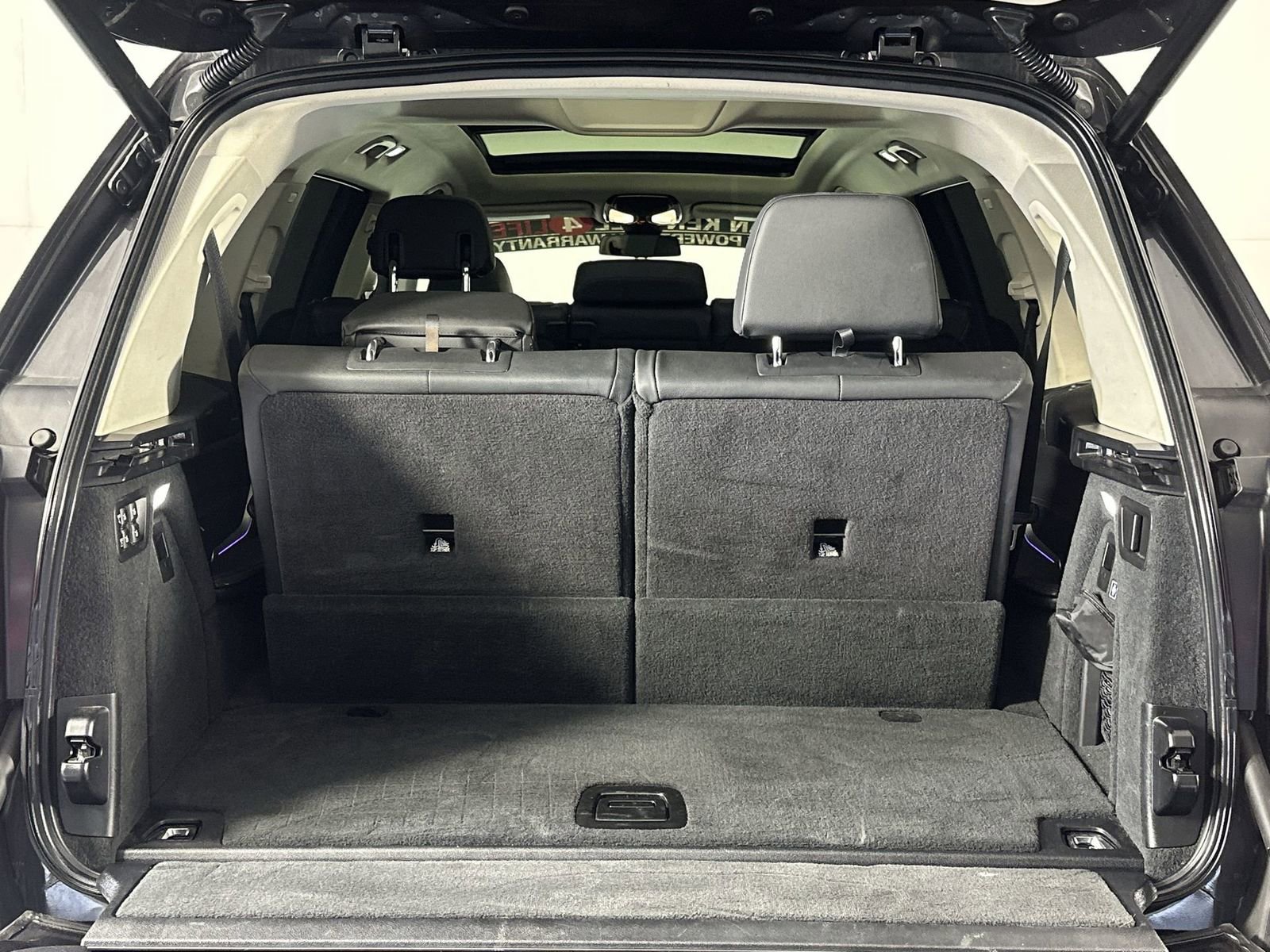 Used 2021 BMW X7 xDrive40i w/ Parking Assistance Package image 25