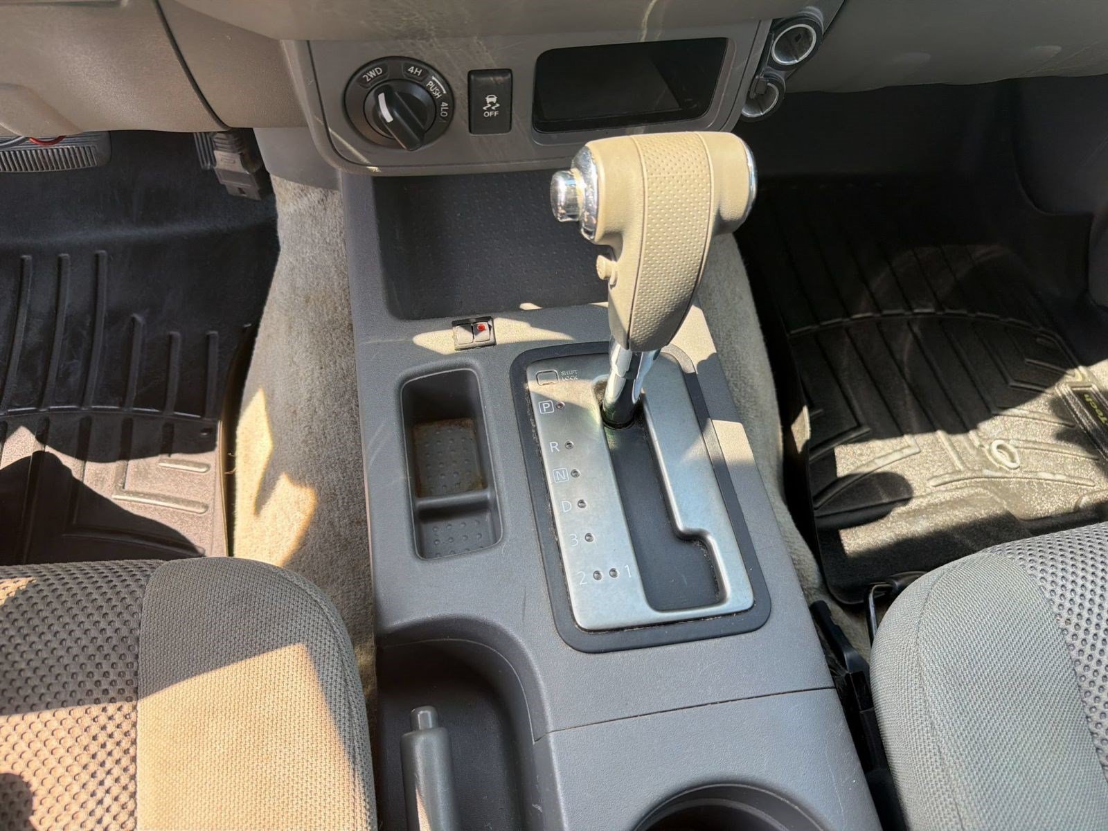 Used 2015 Nissan Frontier SV AWD/4WD image 15