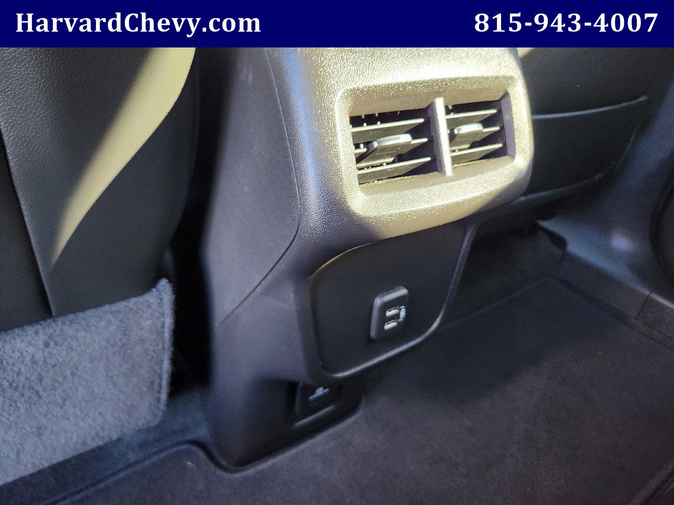 Used 2024 GMC Terrain SLT image 28