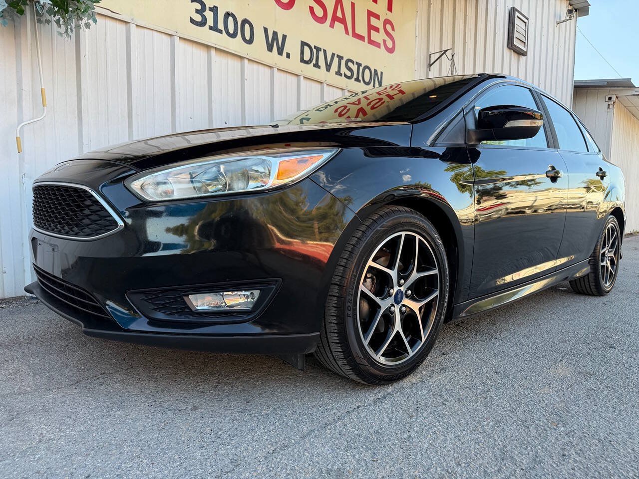 Used 2015 Ford Focus SE w/ SE Sport Package FWD image 7