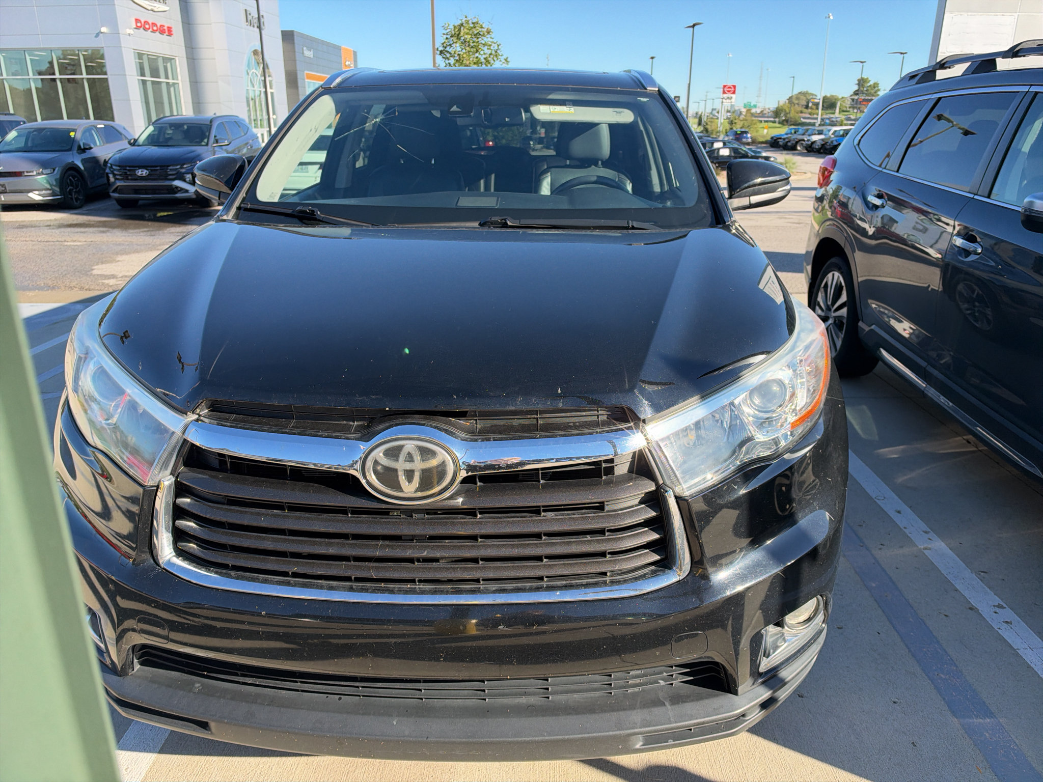 Used 2014 Toyota Highlander Limited Platinum AWD/4WD image 2