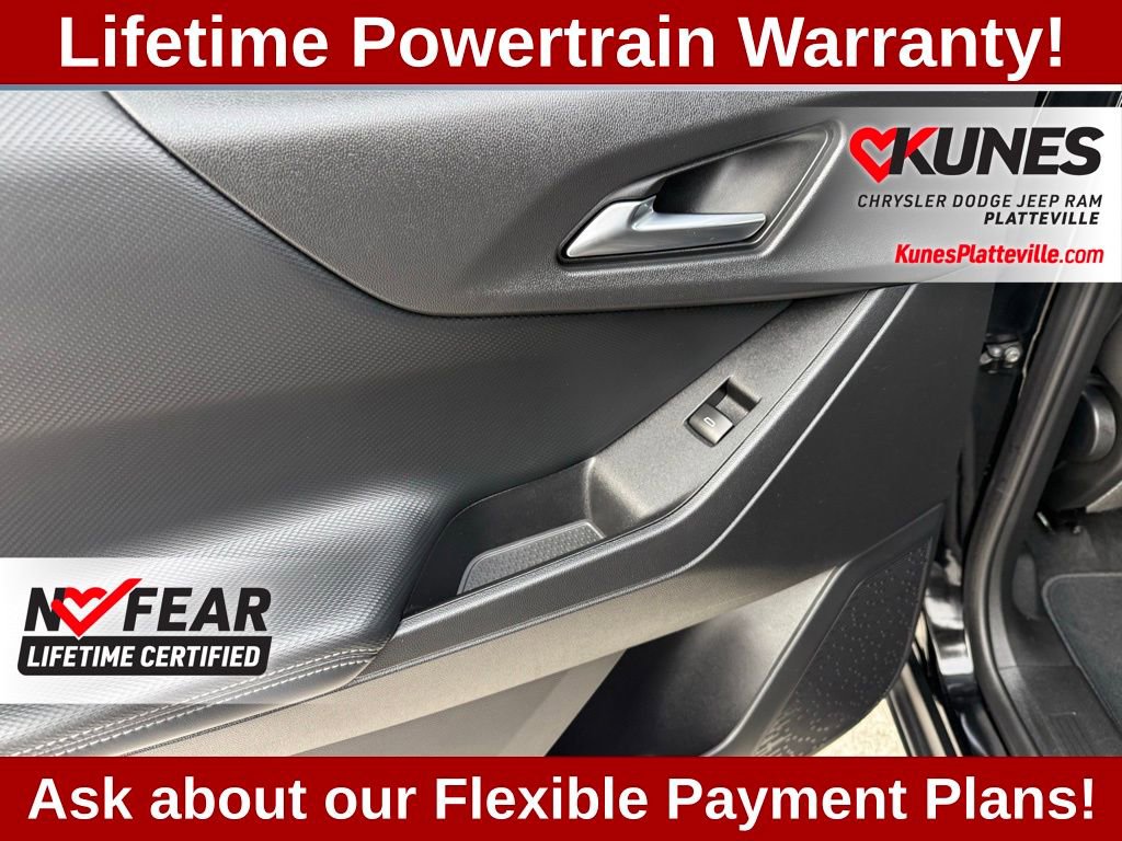 Used 2025 Chevrolet Equinox LT image 32