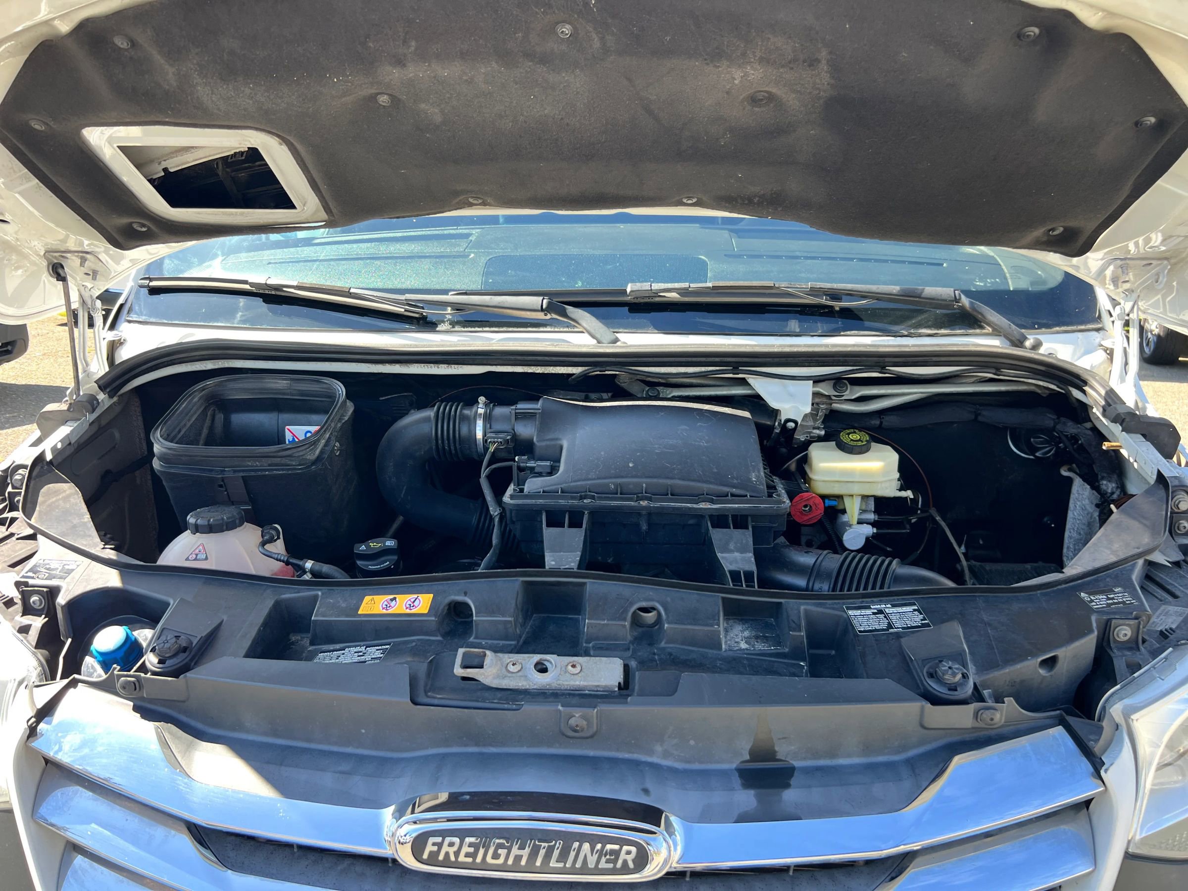 Used 2019 Freightliner Sprinter 3500 w/ Premium Package image 23