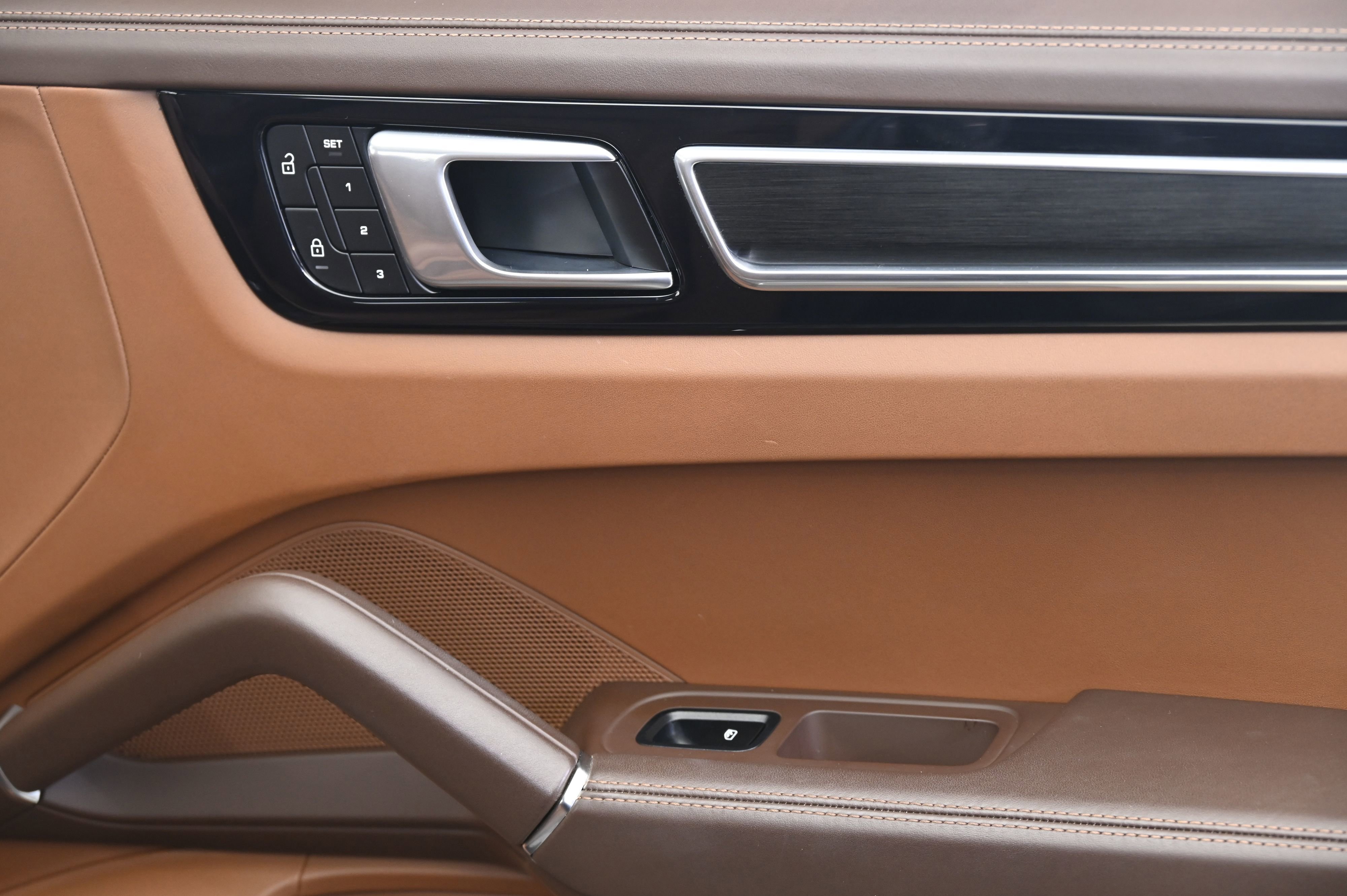 Used 2022 Porsche Cayenne GTS image 21