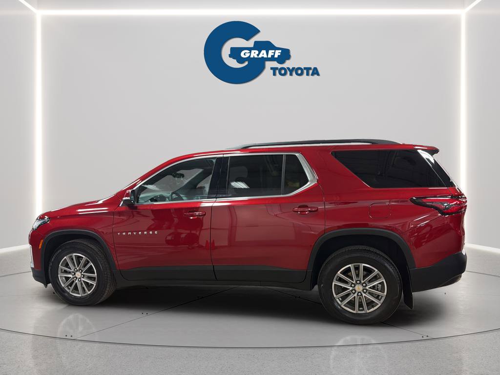 Used 2023 Chevrolet Traverse LT image 3