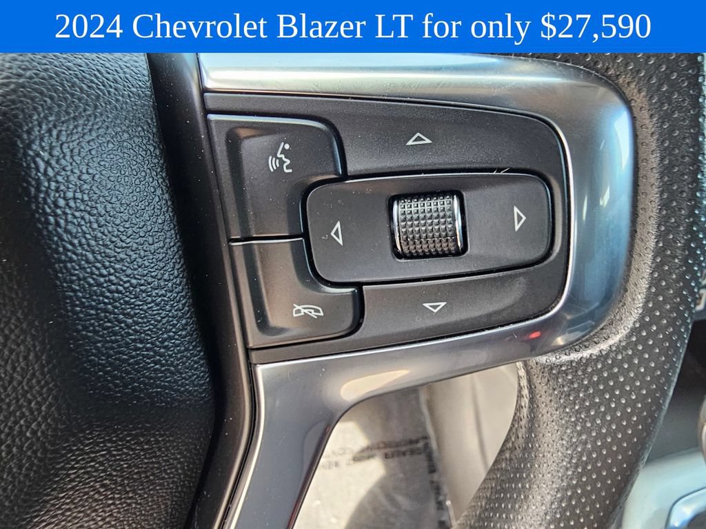 Used 2024 Chevrolet Blazer LT FWD image 25