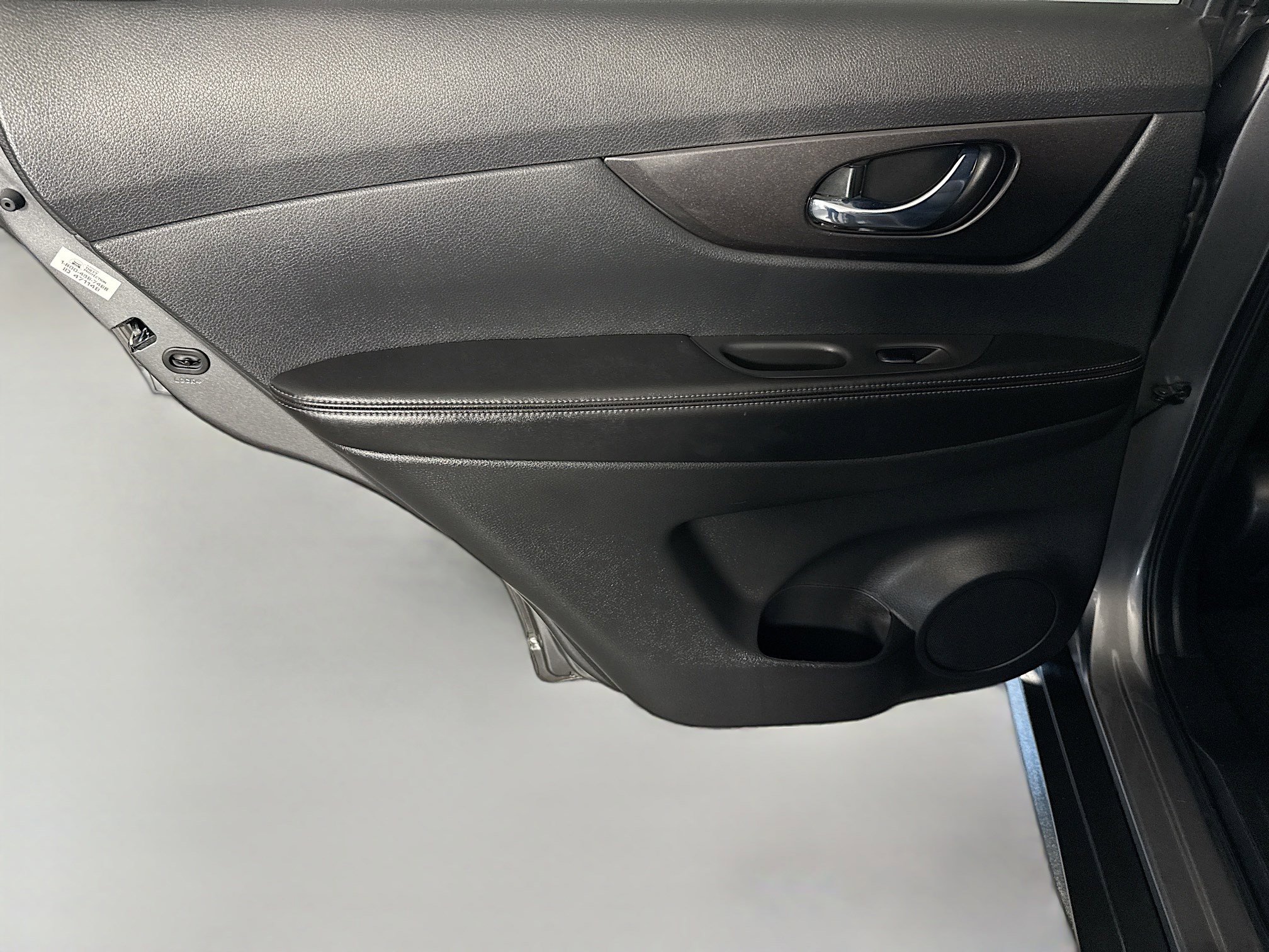 Used 2019 Nissan Rogue SV w/ Premium Package FWD image 26