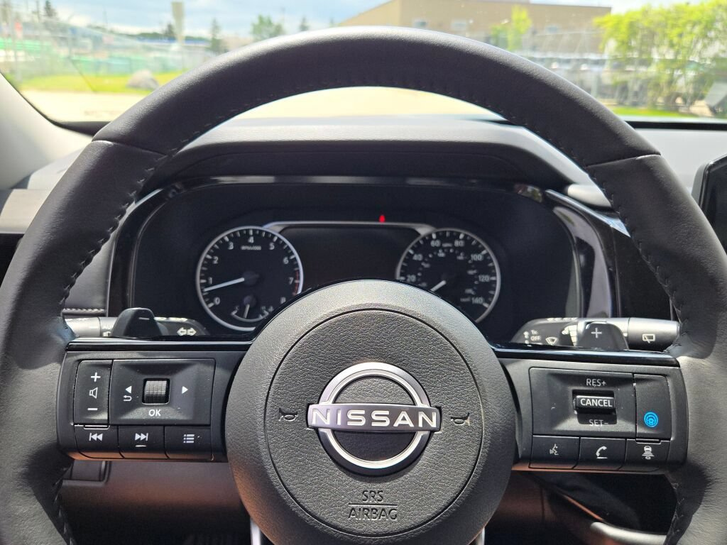 Used 2024 Nissan Pathfinder SL AWD/4WD image 35