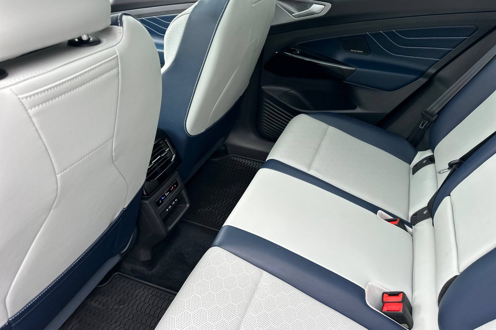 New 2025 Volkswagen ID.4 Pro S Plus AWD/4WD image 10