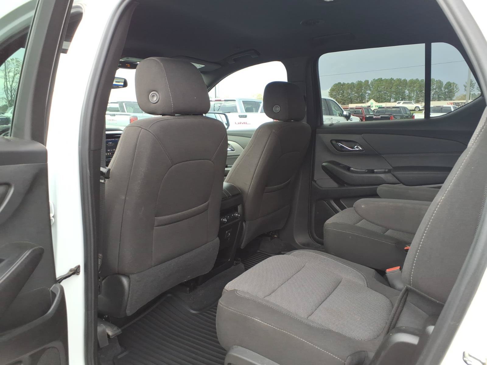 Used 2023 Chevrolet Traverse LT FWD image 23
