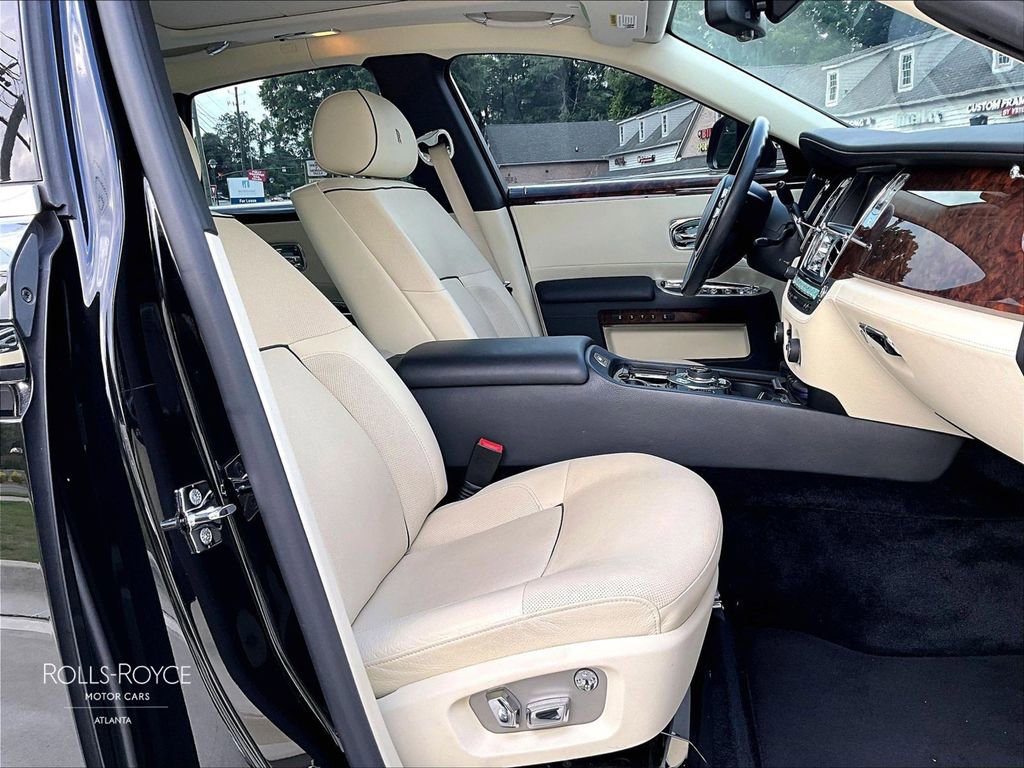 Certified 2013 Rolls-Royce Ghost RWD image 9