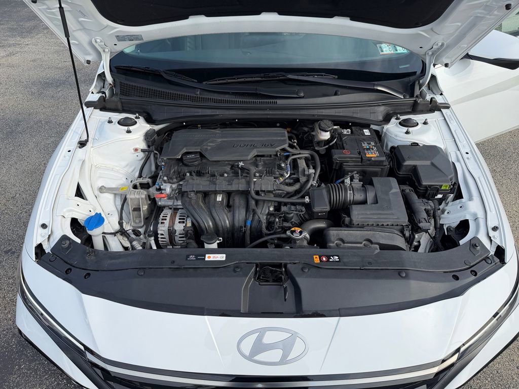 Used 2024 Hyundai Elantra Limited image 27