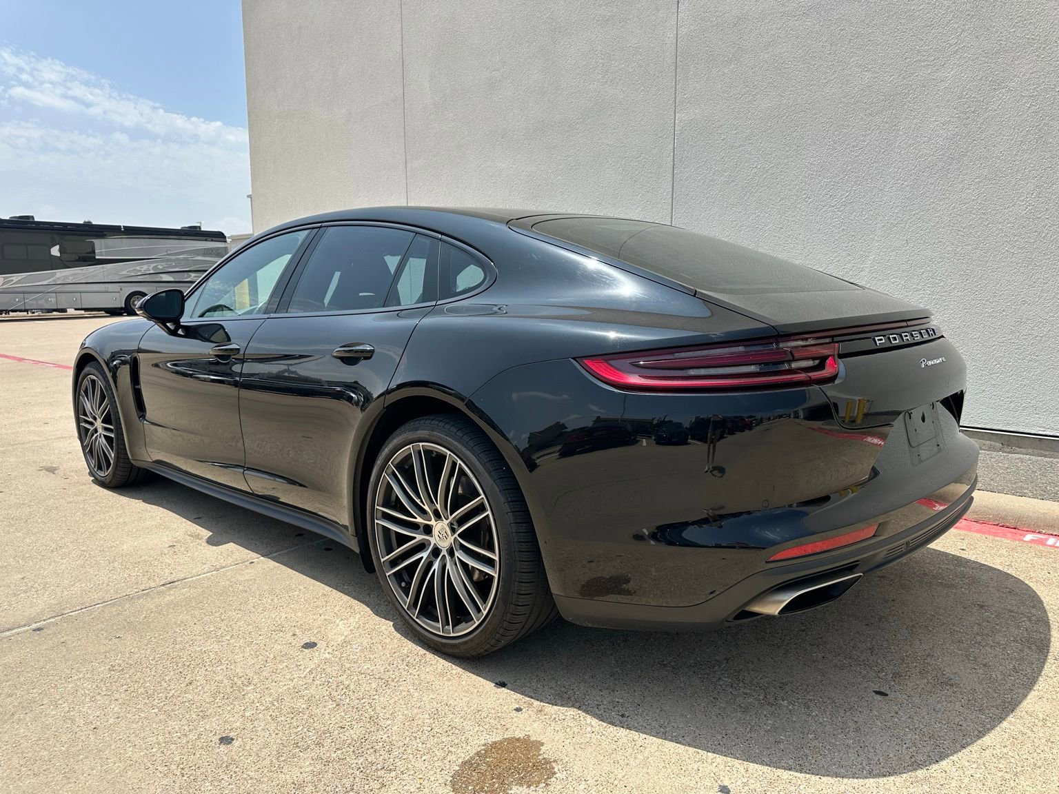 Used 2017 Porsche Panamera 4 AWD/4WD image 6