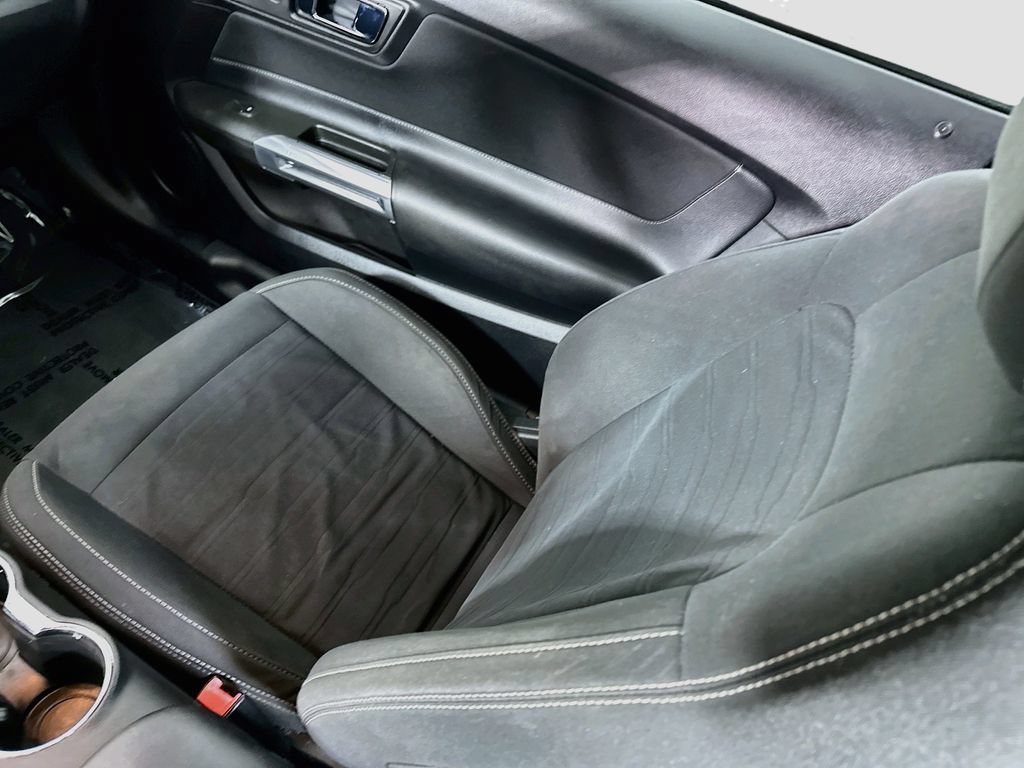 Used 2016 Ford Mustang Coupe RWD image 23