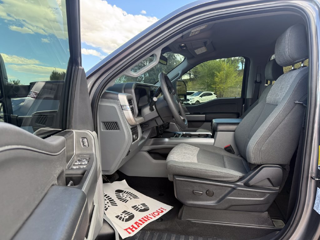 Certified 2023 Ford F250 XLT w/ Black Appearance Package AWD/4WD image 11