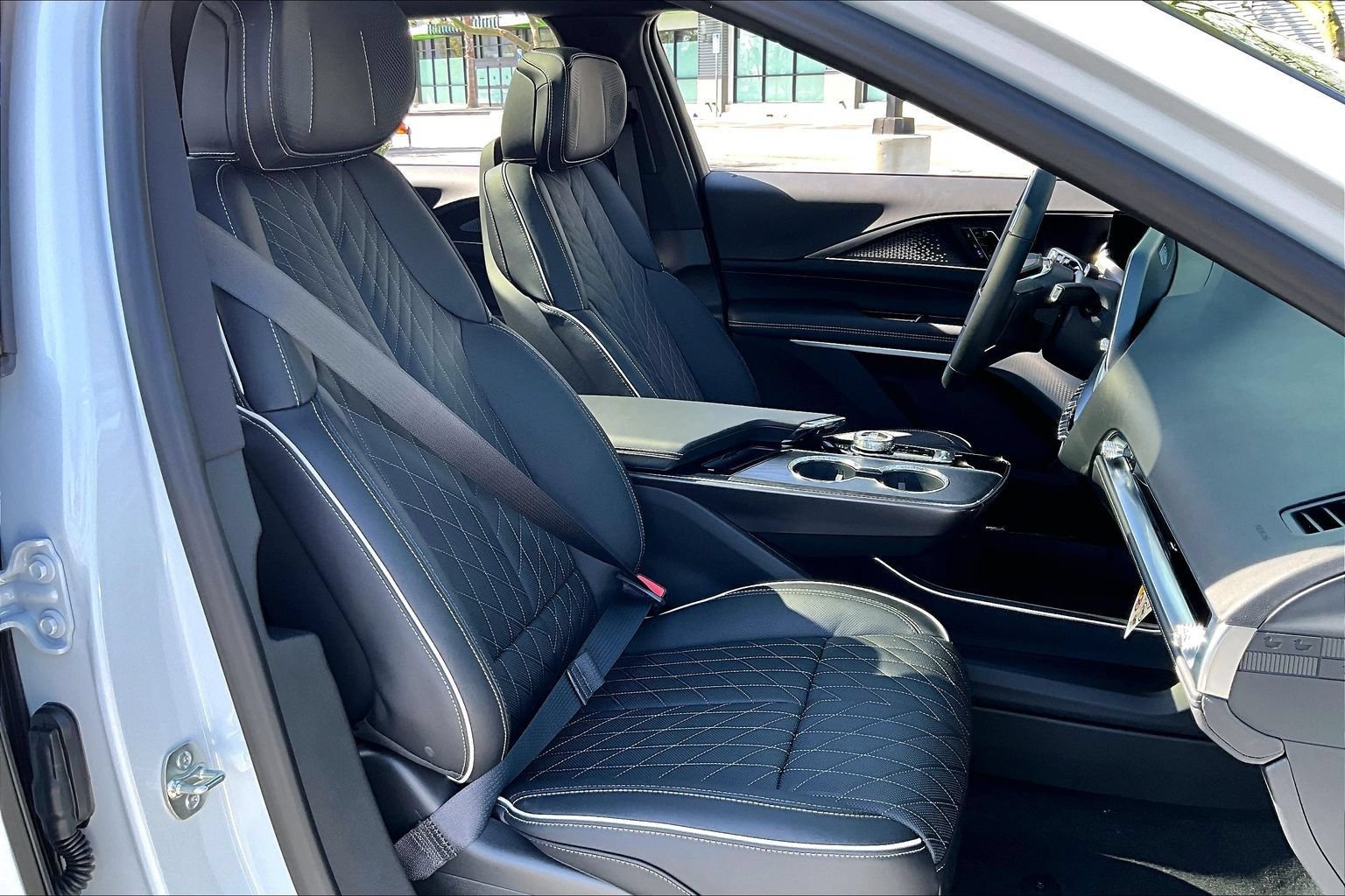 New 2027 Cadillac Lyriq Signature Luxury w/ Nappa Leather Package AWD/4WD image 18