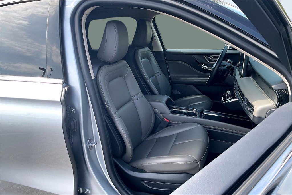Used 2023 Lincoln Corsair FWD image 28