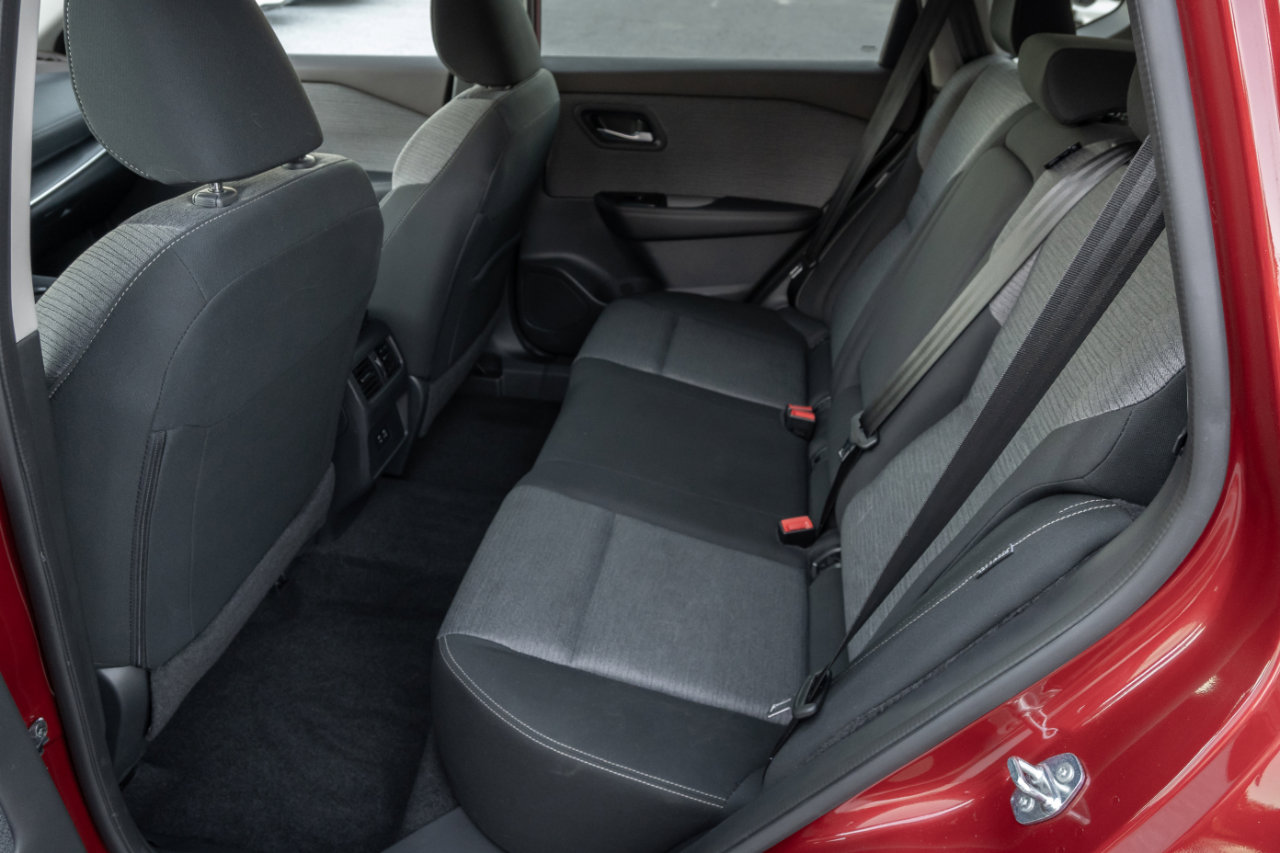 Used 2023 Nissan Rogue SV image 17