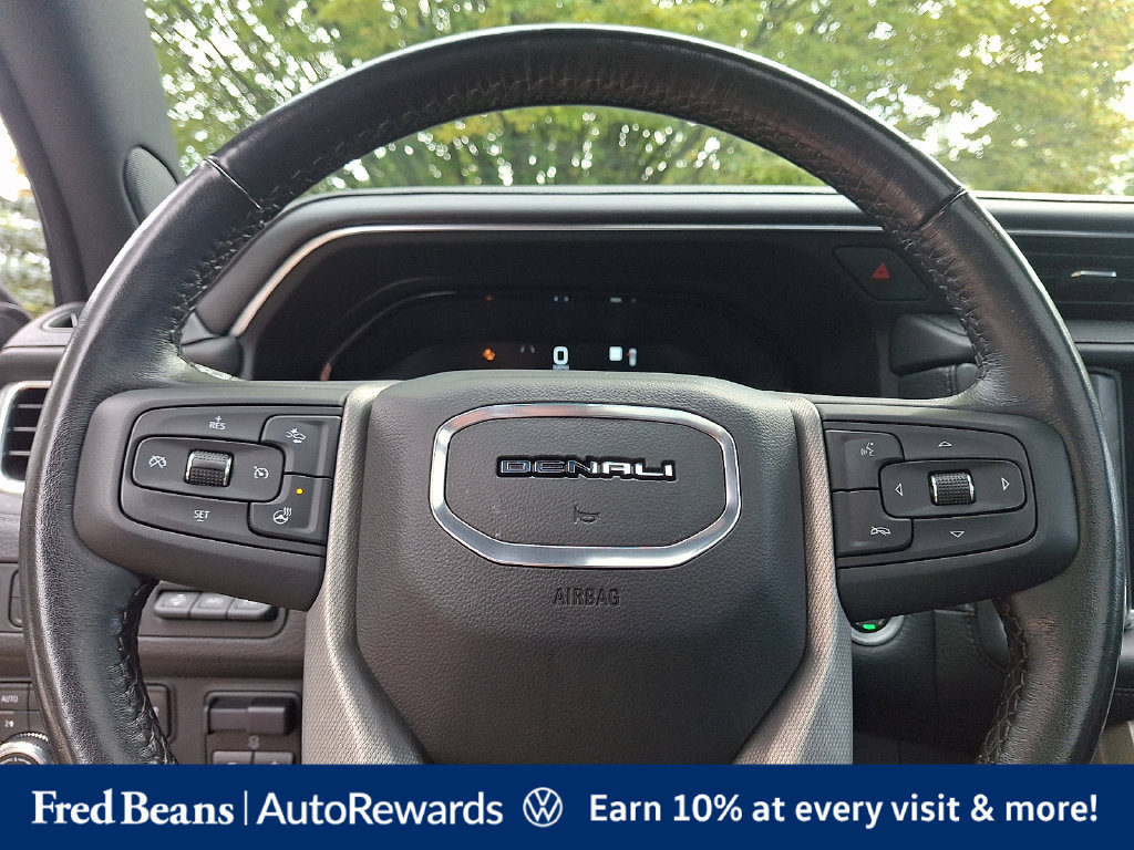 Used 2022 GMC Yukon XL Denali w/ Advanced Technology Package AWD/4WD image 26