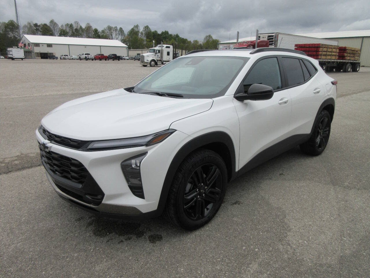 Used 2026 Chevrolet Trax ACTIV w/ Sunroof Package FWD image 3