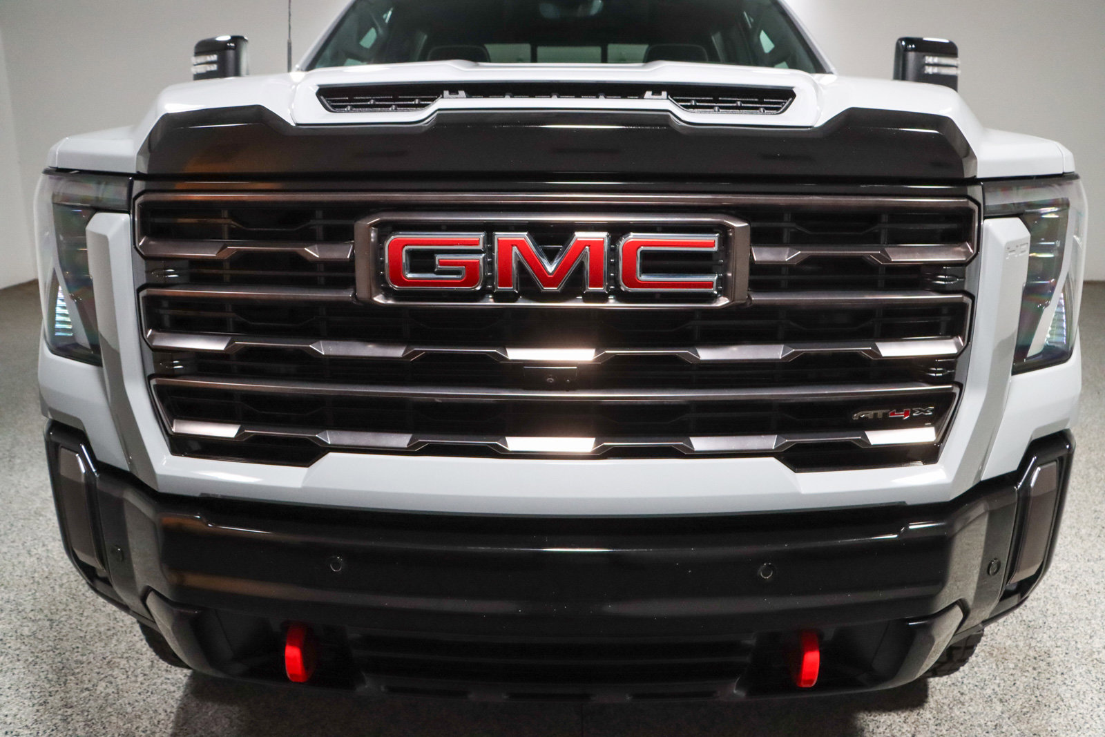 Used 2024 GMC Sierra 2500 AT4X AWD/4WD image 4