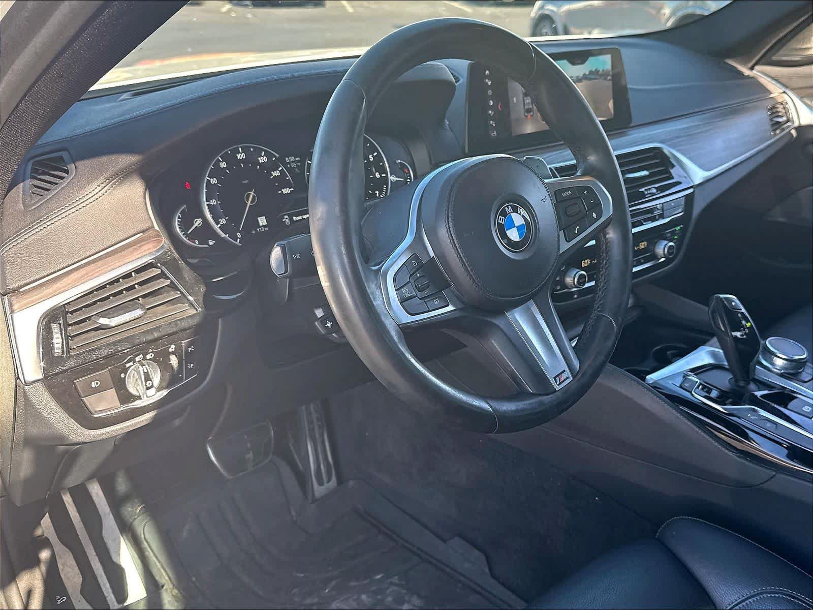 Used 2018 BMW 540i w/ M Sport Package RWD image 18
