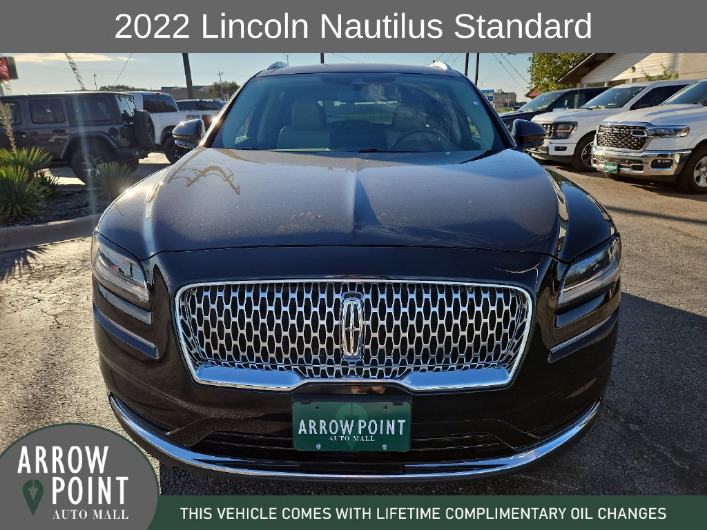 Used 2022 Lincoln Nautilus FWD w/ Premium Package image 3