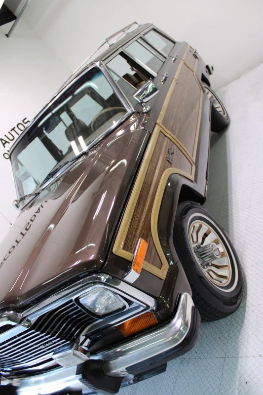 Used 1987 Jeep Grand Wagoneer image 12