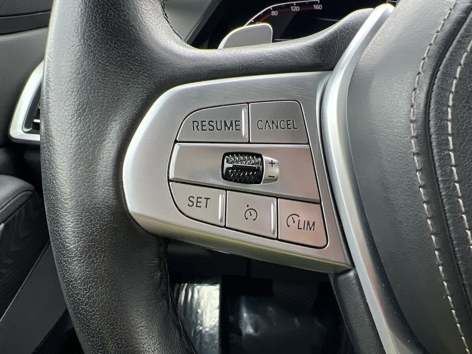 Used 2022 BMW X7 xDrive40i w/ Premium Package image 30