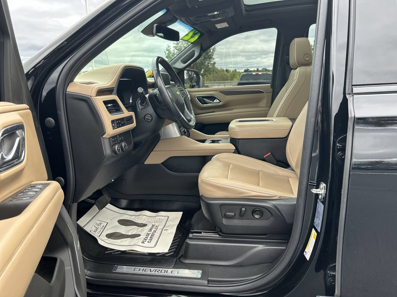 Used 2022 Chevrolet Tahoe Premier AWD/4WD image 26