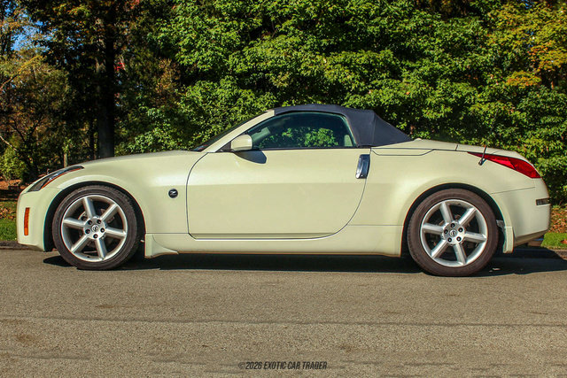 Used 2004 Nissan 350Z Touring RWD image 14