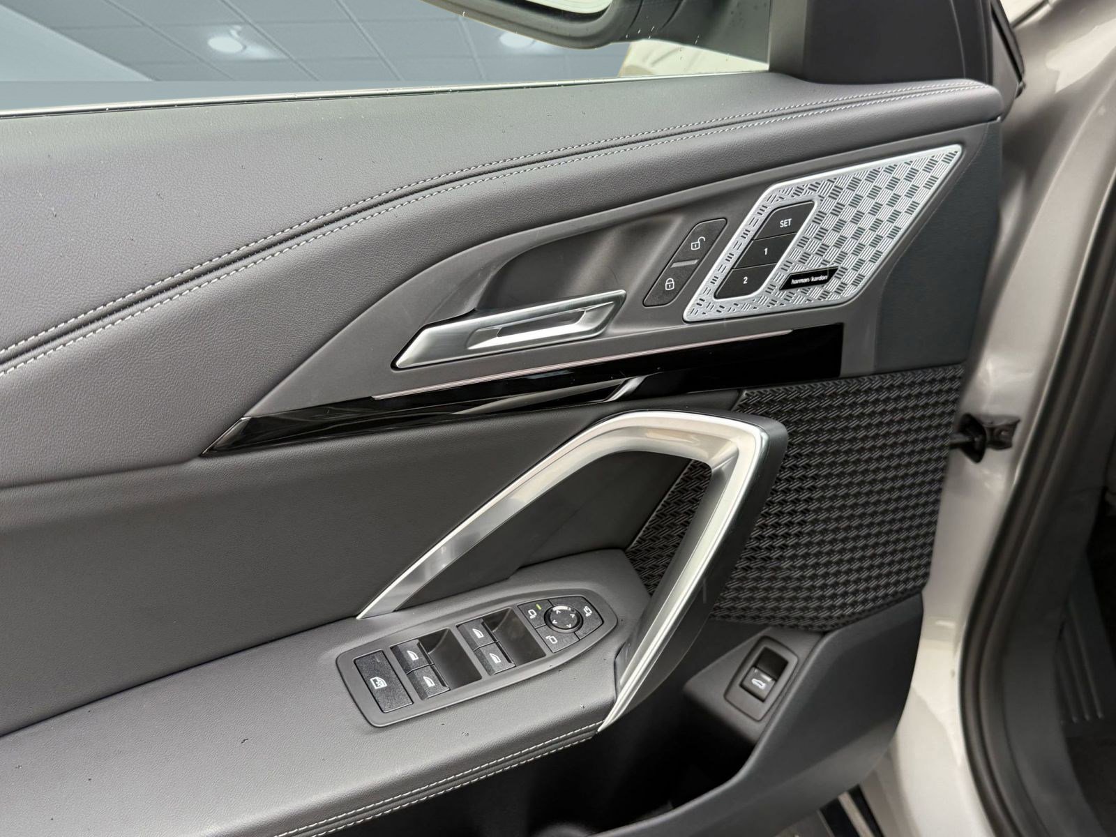 Used 2025 BMW X1 xDrive28i w/ Convenience Package image 11