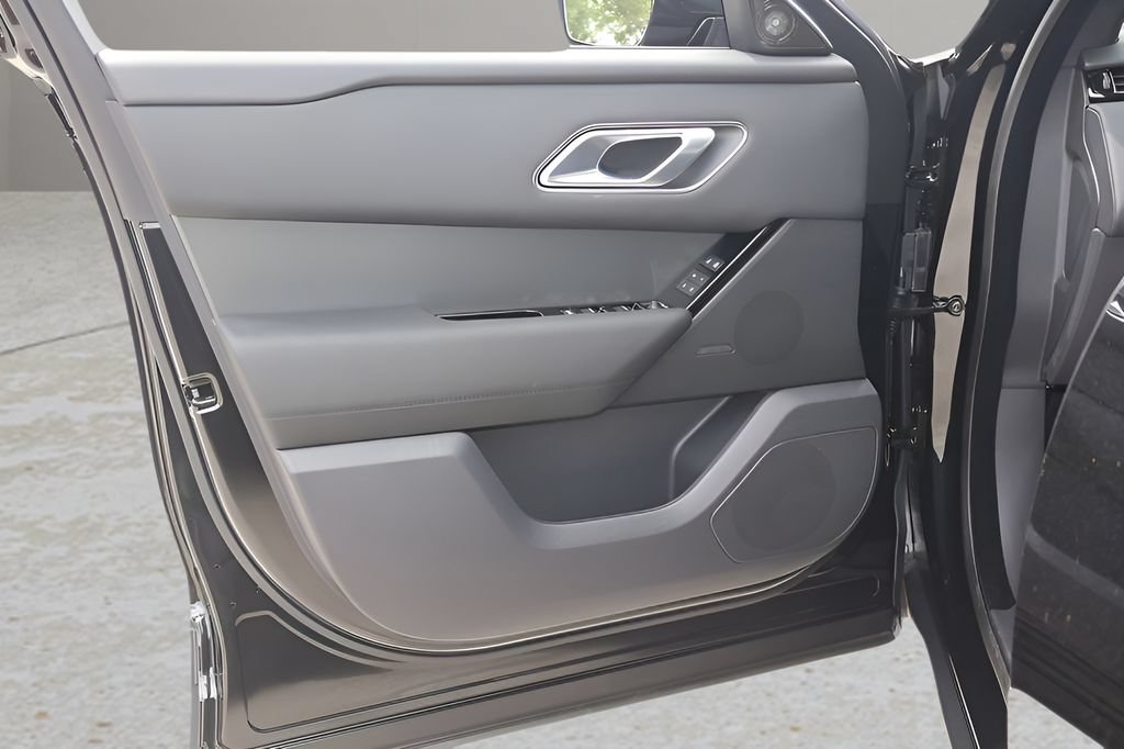 New 2026 Land Rover Range Rover Velar S AWD/4WD image 9