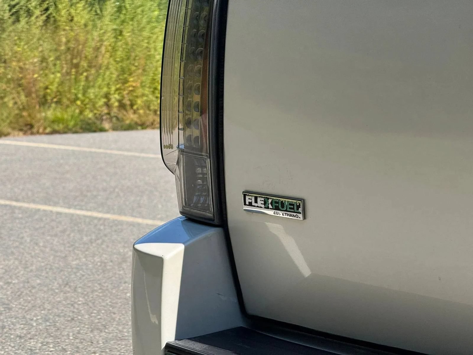 Used 2012 Cadillac Escalade Premium AWD/4WD image 10