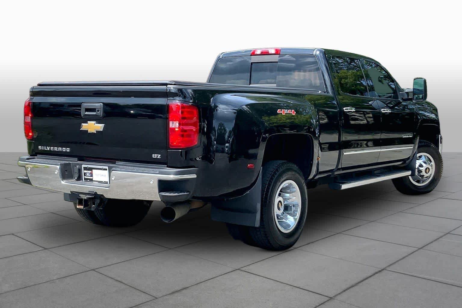 Used 2015 Chevrolet Silverado 3500 LTZ AWD/4WD image 12