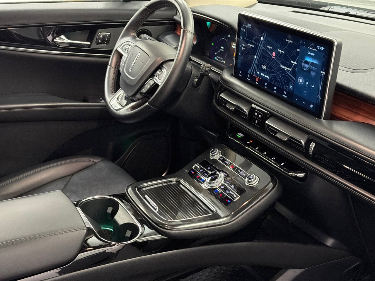 Certified 2022 Lincoln Nautilus Reserve w/ Equipment Group 201A image 10