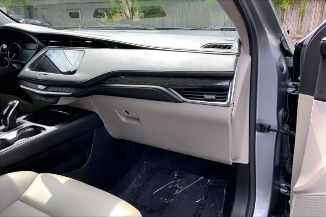 Used 2023 Cadillac XT4 Premium Luxury AWD/4WD image 16