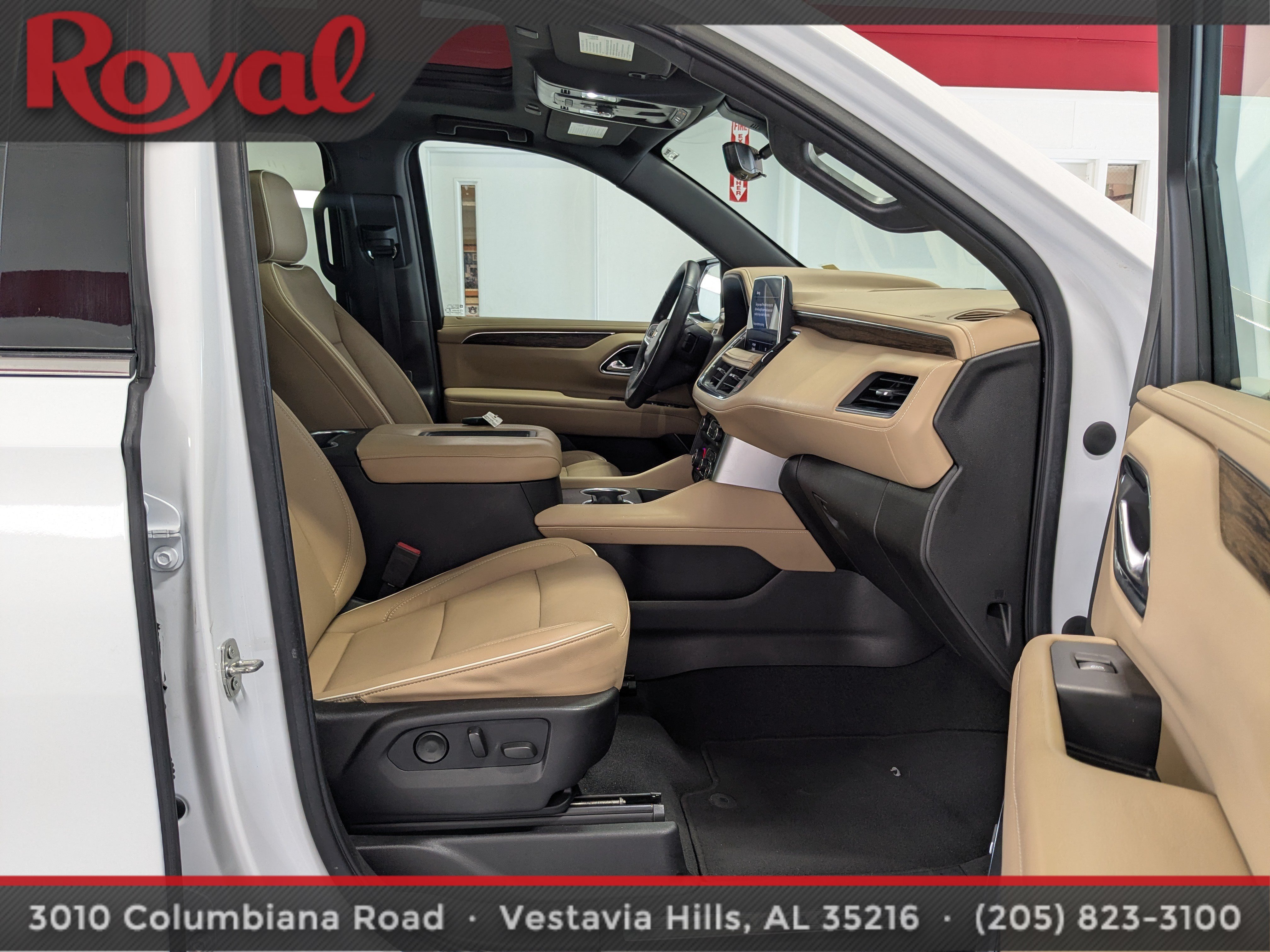 Used 2021 Chevrolet Suburban Premier w/ Premium Package RWD image 8