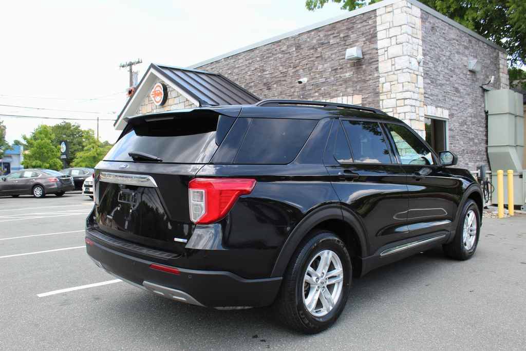 Used 2020 Ford Explorer XLT w/ Equipment Group 202A AWD/4WD image 5
