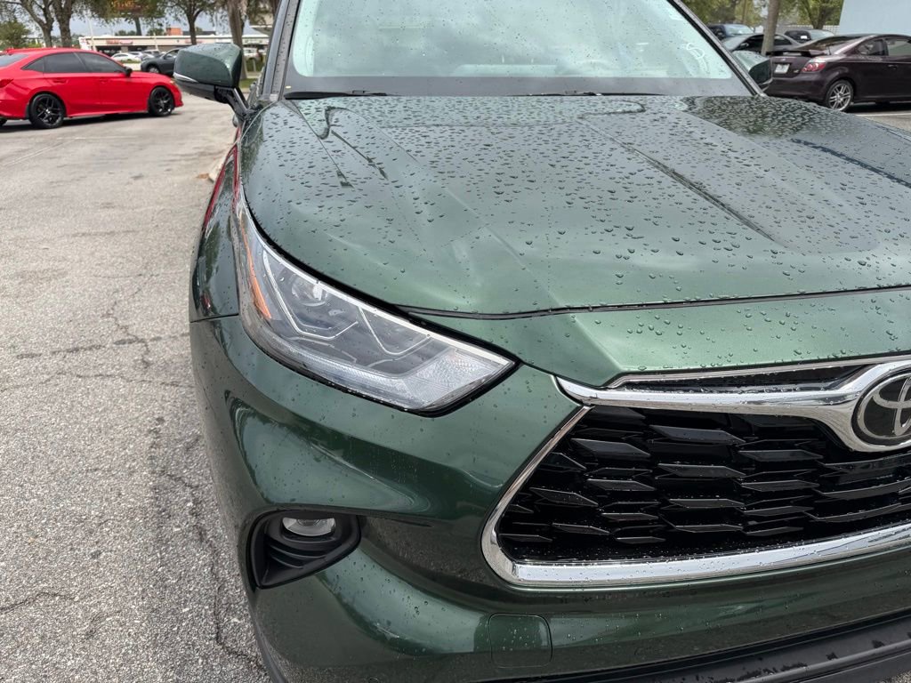 Used 2023 Toyota Highlander Limited image 15