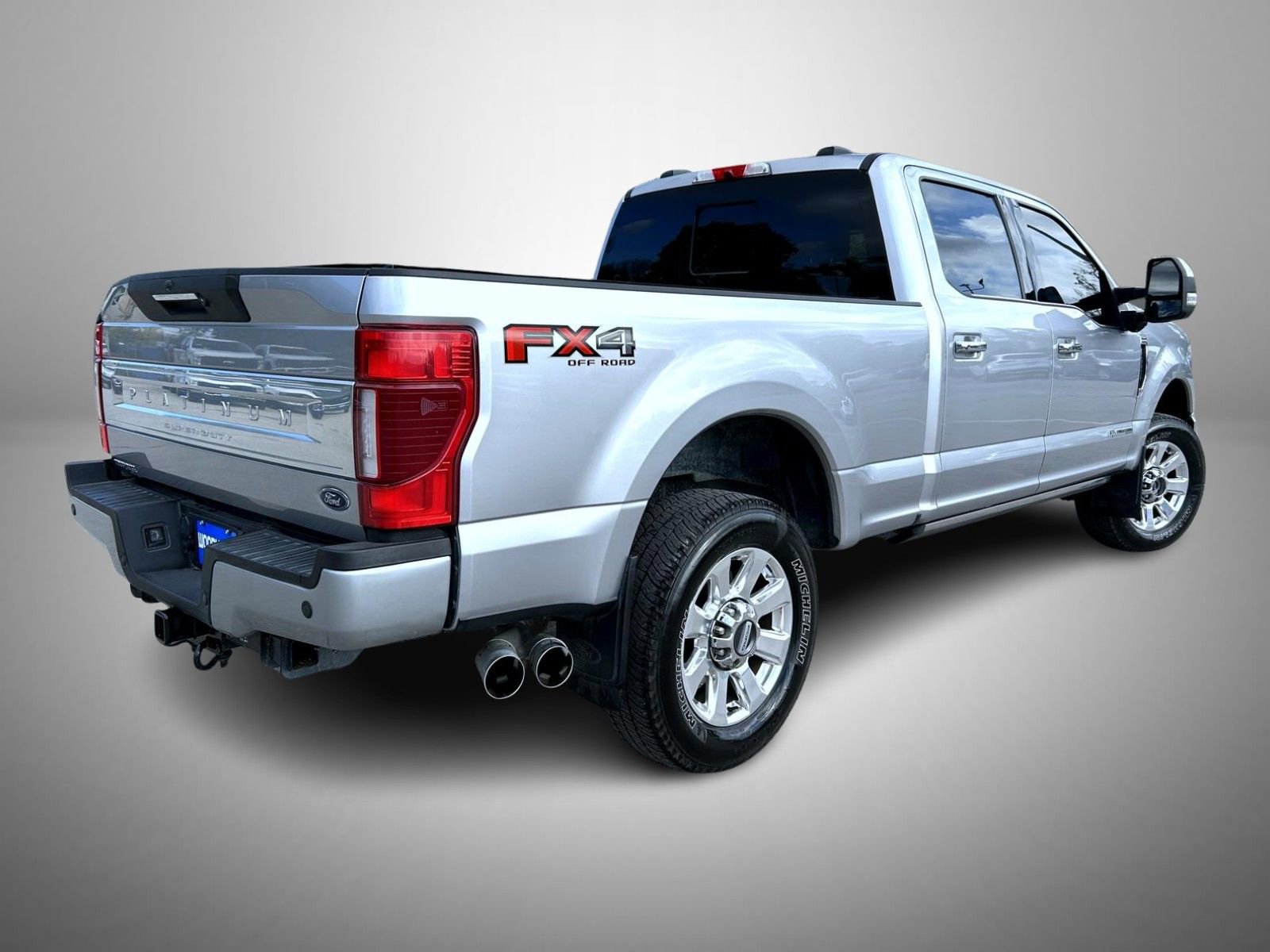 Used 2022 Ford F250 Platinum w/ FX4 Off-Road Package image 5