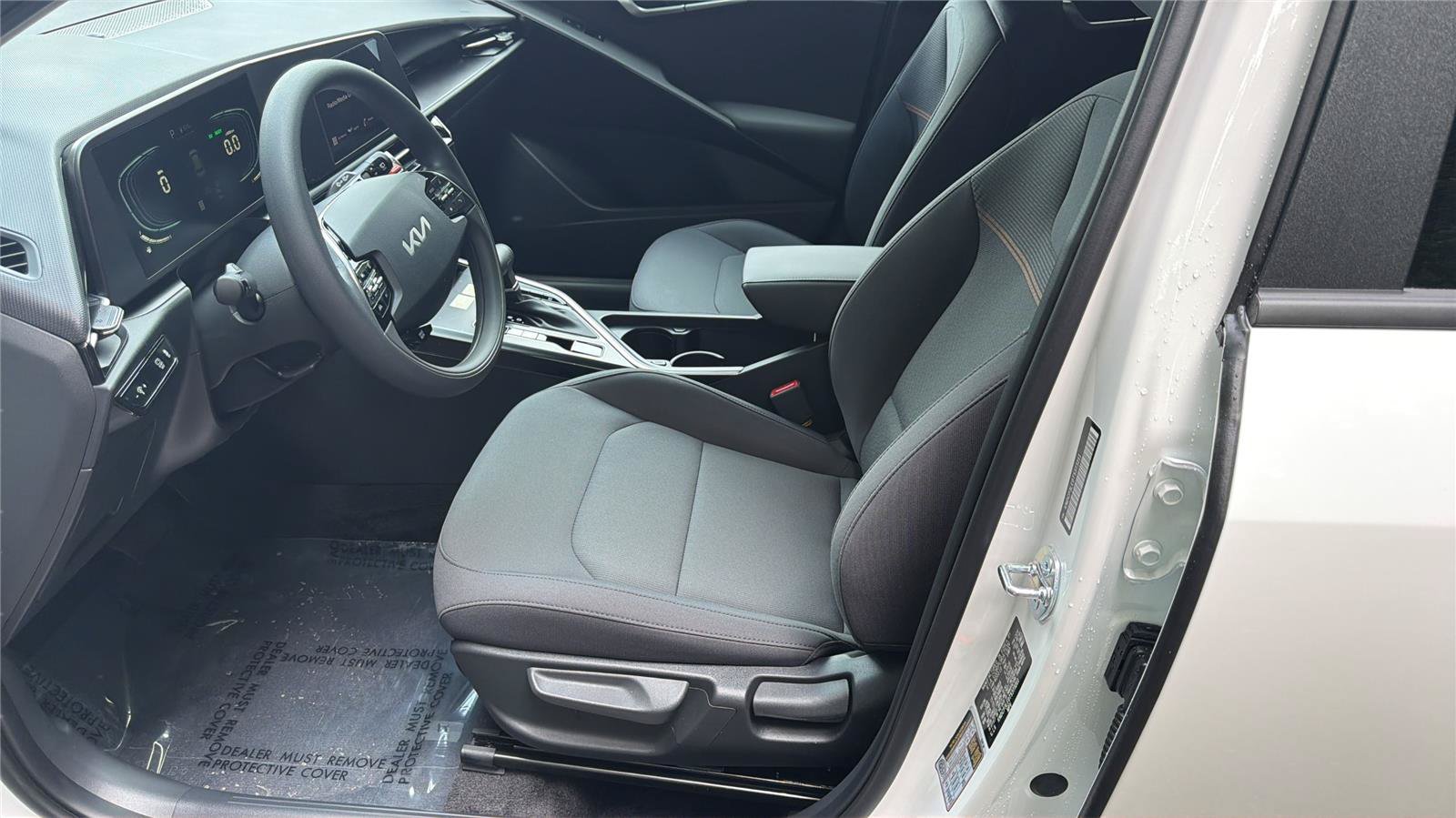 New 2026 Kia Niro LX FWD image 10