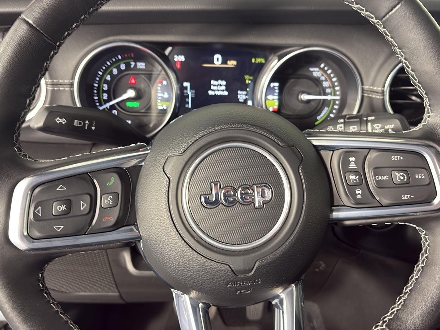 Used 2023 Jeep Wrangler Unlimited Sahara w/ Cold Weather Group AWD/4WD image 41