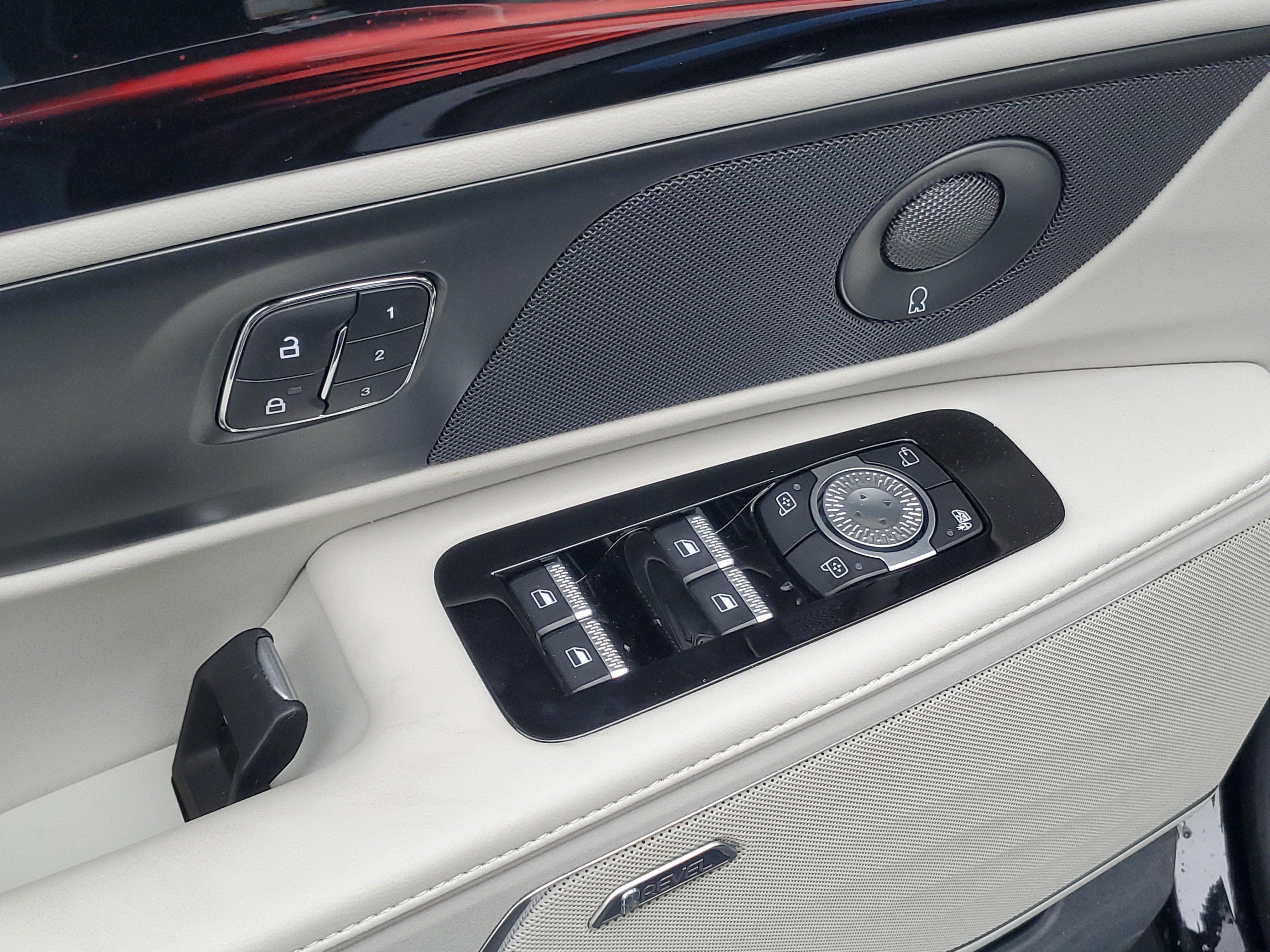 New 2026 Lincoln Nautilus Reserve w/ Jet Appearance Package image 9